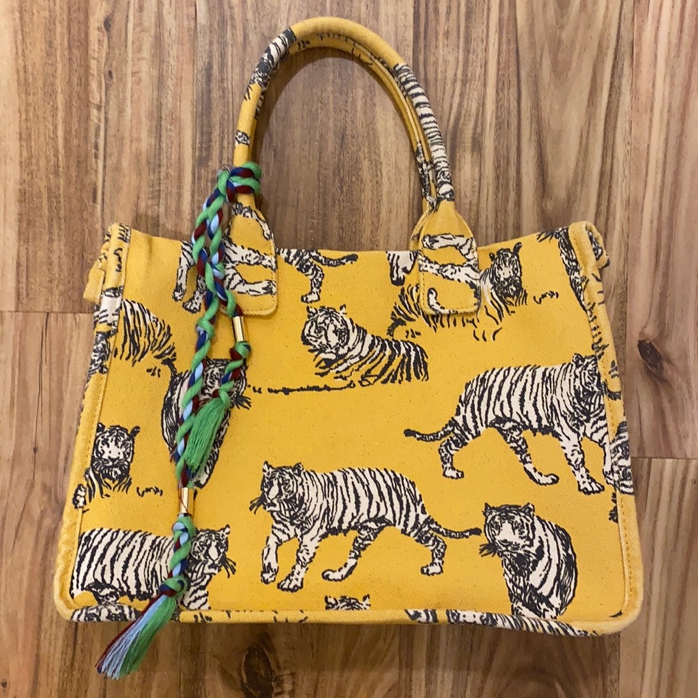 Vince Camuto tote